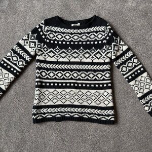 Eddie Bauer Black and Cream Patterned Sweater
